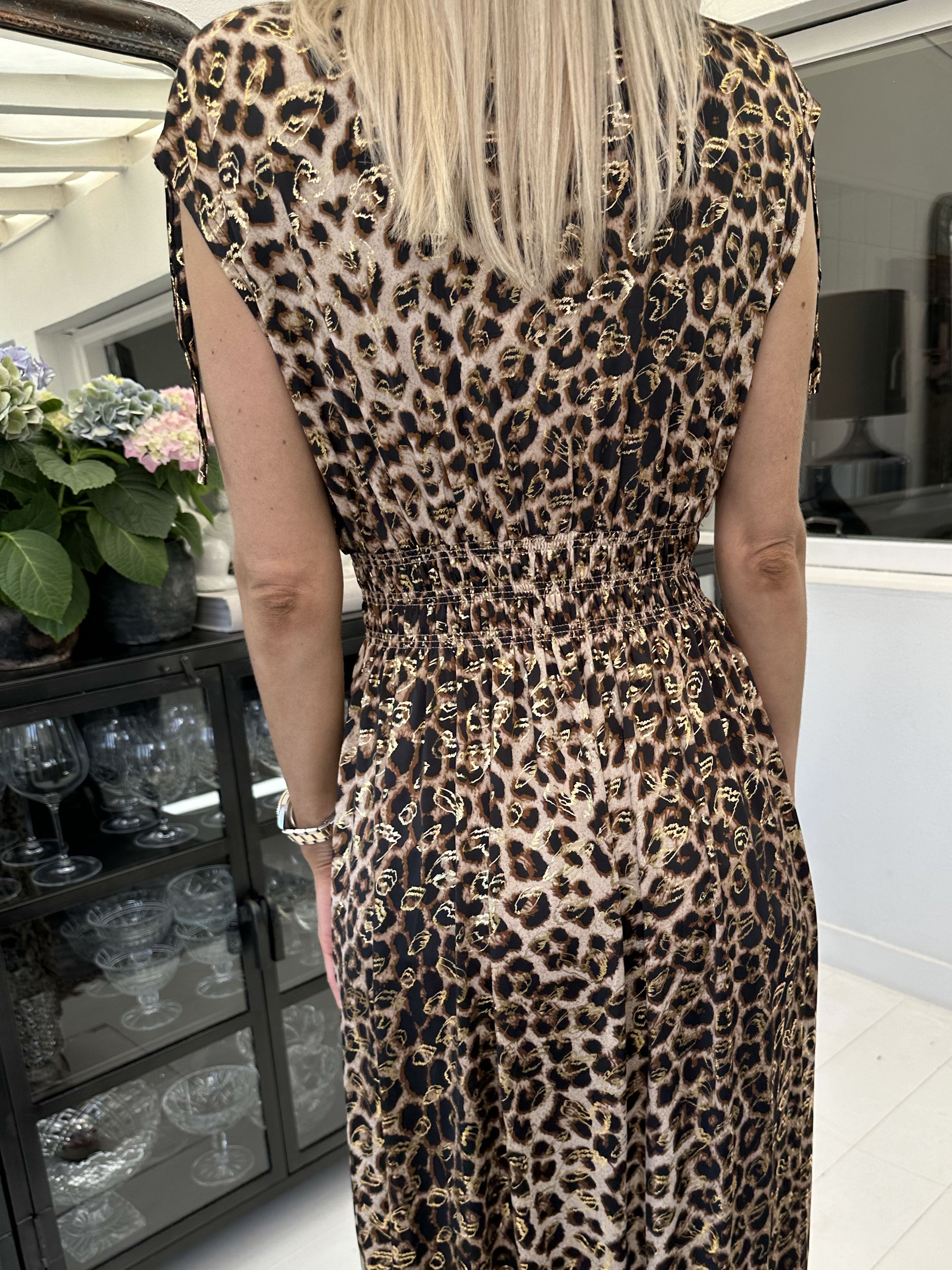 Pams Leo Sleeveless - Lang elastisk kjole i krølfrit stof